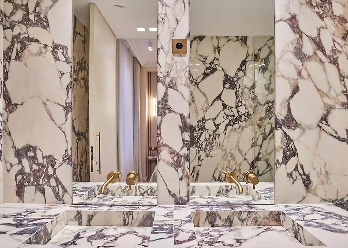 Air-conditioned Opera-louvre-2 Bedrooms Apartment Paris